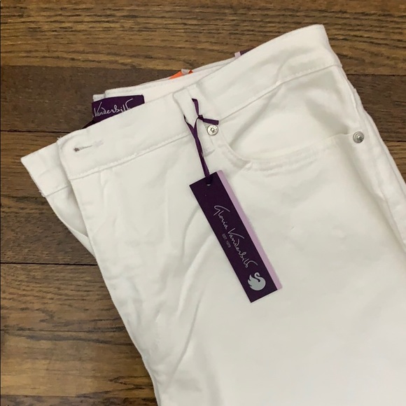 Gloria Vanderbilt White Jeans - Picture 2 of 7